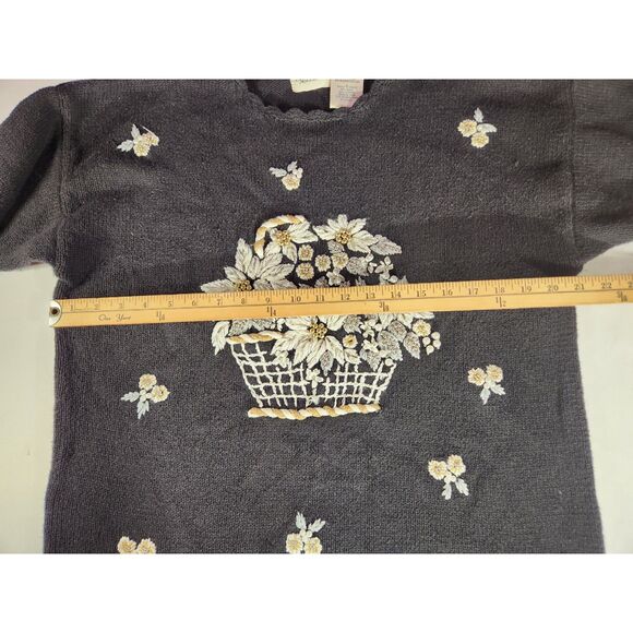 Kathie Lee Vintage 90's Embroidered Floral Basket Sweater L Cottagecore Cozy - Picture 6 of 9